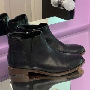 Johnston And Murphy leather Booties